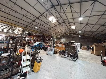 local d'activités à vendre