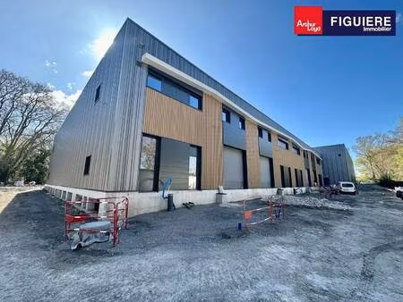 local d'activités à vendre