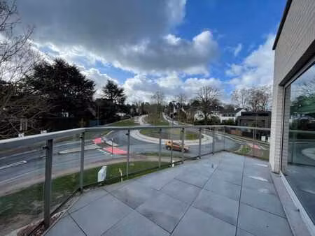 libre le 1/6 stockel luxueux appart 2ch/2sdb parking+terrass