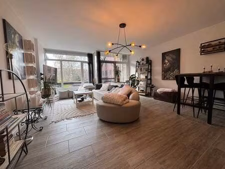 entièrement meublé - 2 chambres + box de garage