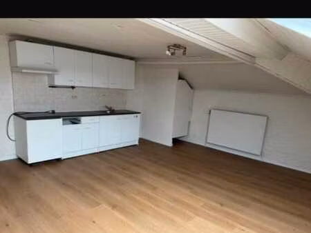 appartement 1 ch à fosses-la-ville  idéalement situé