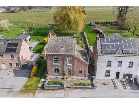 chouette maison 4 façades sur +/15 ares