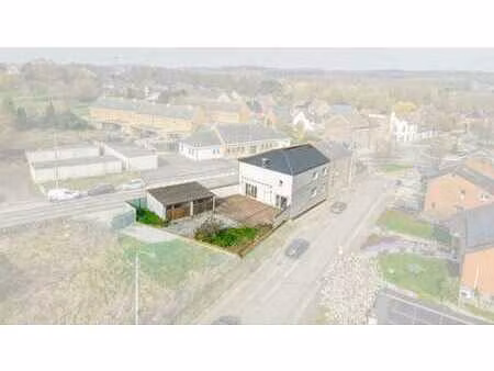 spacieuse maison 4 ch.  2 sdb  terrasse et garages à tamines