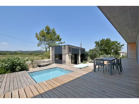 villa moderne de plain pied avec vue