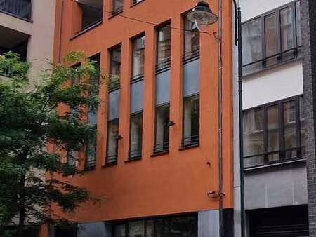 a vendre - bureaux associatifs de 200m²