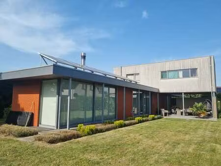 prachtige  moderne villa gelegen op een perceel van 2.425...