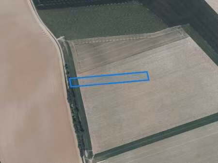 terre agricole située en lieu-dit hameleveau