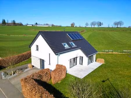 maison individuelle moderne avec une superbe vue panoramique