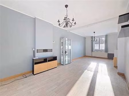 maison 4 façades - ± 100m² - 2 ch + caves et grenier !