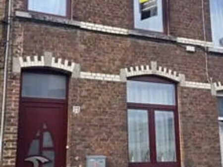 jolie maison 4 chambres avec cour