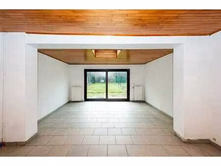 maison 2 chambres bien située avec jardin!