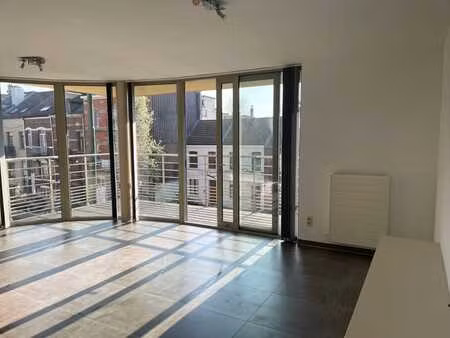 appartement 2 chambres lumineux + 2 terrasse et parking