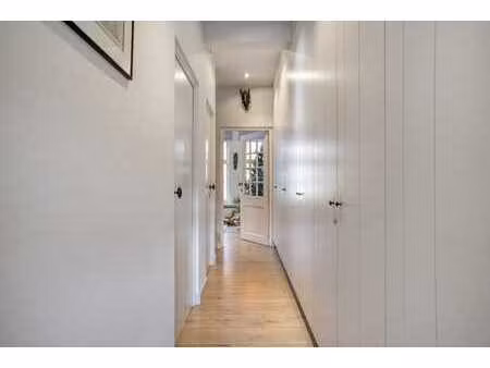 maison de ville rénovée de façon unique à bruges avec 3 cham