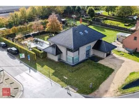 recente en energiezuinige villa op een perceel van 1.688 ...