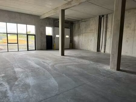 local d'activités à louer