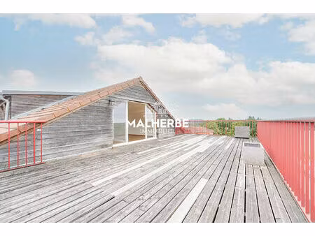 dernier etage et ambiance loft