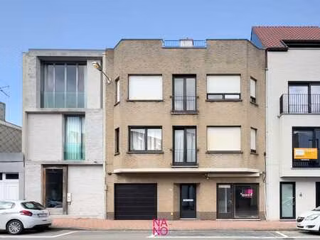 rez-de-chaussée commercial situé au centre  à proximité d...