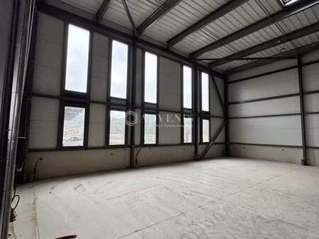 local d'activités à louer