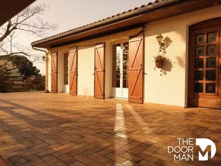 xavier mederic - the door man