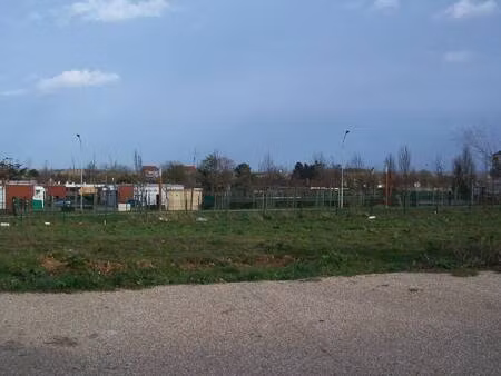 terrain constructible viabilisé à vendre