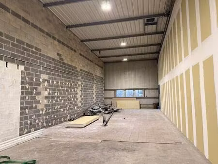 local d'activités à louer