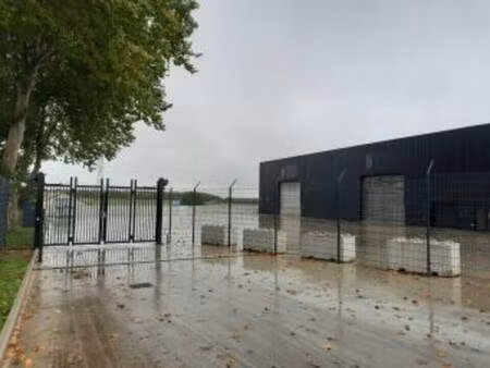 local d'activités à louer