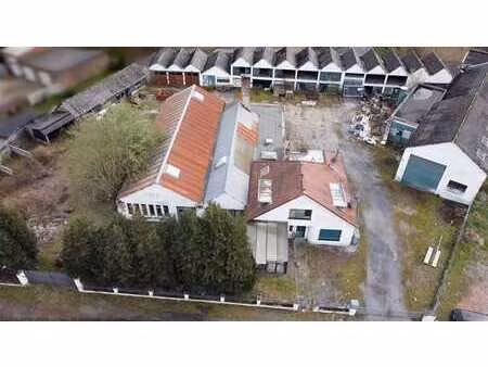 ensemble immobilier sur 1 hectare 85 ares