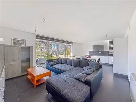 superbe appartement avec jardin situe au rez