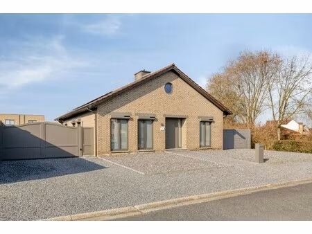 volledig gerenoveerde energiezuinige woning te koop in bree