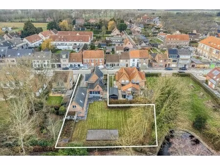 polyvalent huis met tal van mogelijkheden te moerkerke