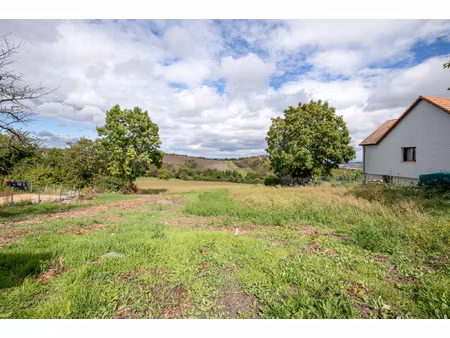 terrain à bâtir de 839 m2 avec vue dégagée sur les hauteurs