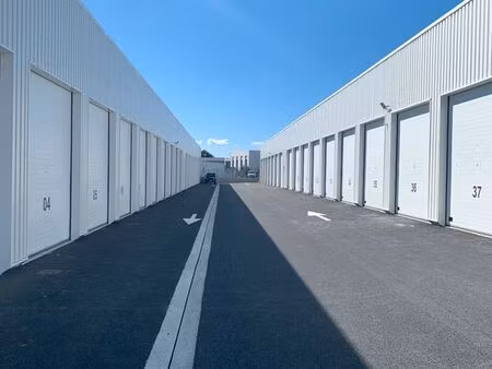 box sécurisé 31 m² – idéal camping-car / bateau / stockage pro – la rochelle (chef de baie