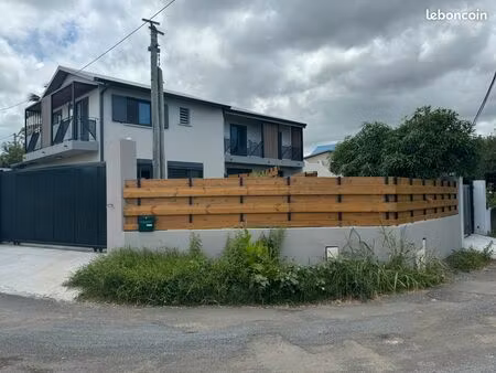 bois d olive villa f4 jumelee recente avec vue mer