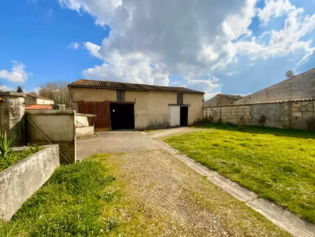 vente parking / box 2 pièces  198.00m²  saint