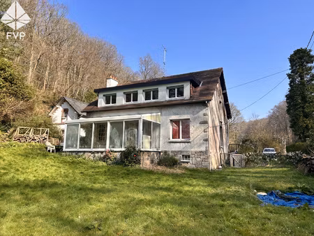 maison familiale 4 chambres avec sous-sol complet et véranda