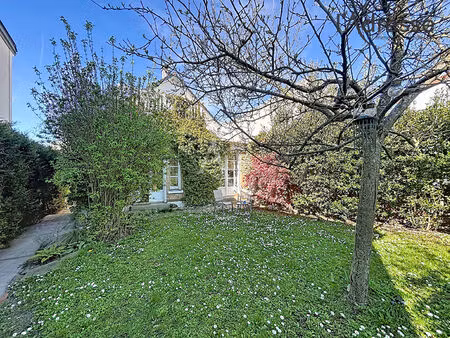 vente maison 6 pièces  168.00m²  suresnes