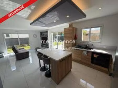 vente maison piscine à sainte-foy (85150) : à vendre piscine / 85m² sainte-foy