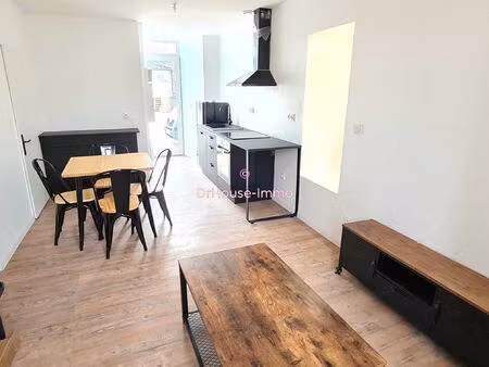 luxueux studio meublé de 25m2 refait à neuf  charmant  lumineux et offrant de très beaux v