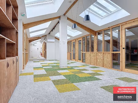 espace bureaux en centre ville d'environ 176 m2 complété de 64 m2 d'espaces de rangement (