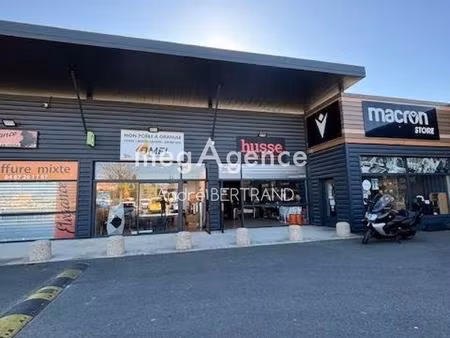 location local commercial avec parking