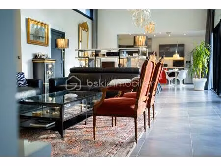 maison contemporaine de 281 m² à chavagne