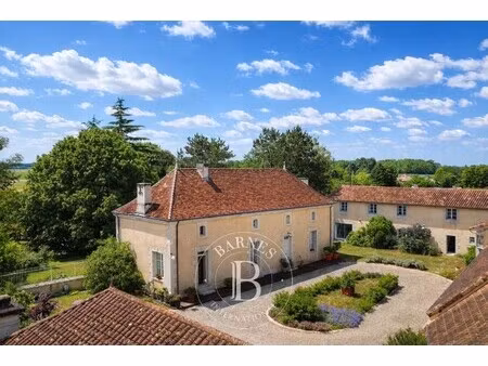 manoir à vendre à lencloître
