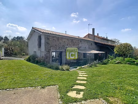 maison saint amand sur sevre