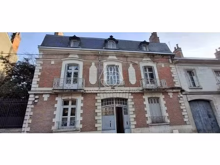 rénovez cette maison de 143 m2 avec dépendances et deux jardins dans tours