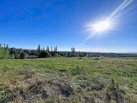 visan : terrain constructible 2000 m² vue dégagée environnement calme