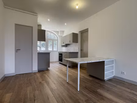 grand t4 + jardin et stationnement