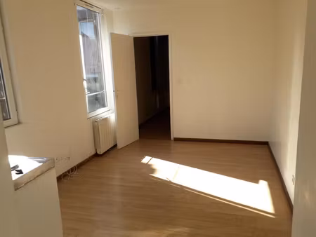 lot de 2 appartements + local commercial
