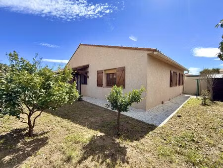 saint esteve maison de plain-pied 3 faces  3 chambres avec garage sur terrain de 370 m²