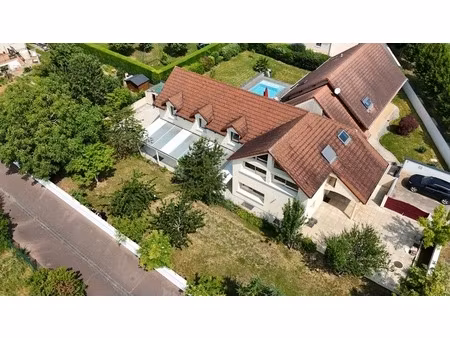 dijon-sud  clos du roy. villa t8 de 255 m2  possibilité 8 chambres  sur un terrain de 790 