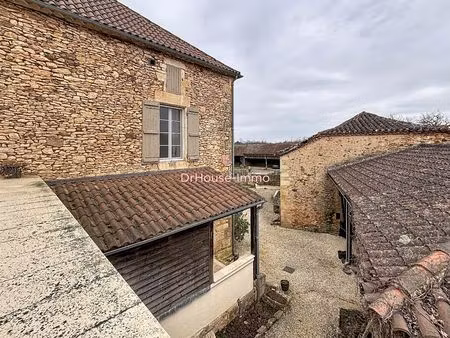 domaine de caractère avec maison de maître - gîte - dépendances - 3 hectares et séchoir à 